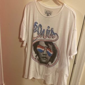 🌸 American Eagle Elvis t shirt. Size XXL!